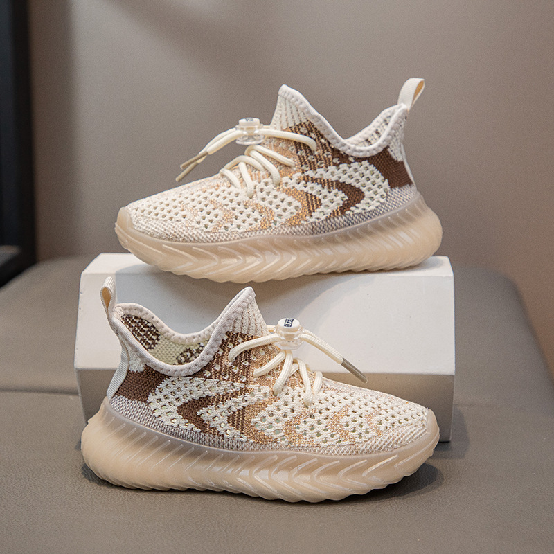 Zapatillas para niños 2025 nuevos zapatos de coco transpirables de tejido volador de verano para niños de mediana edad