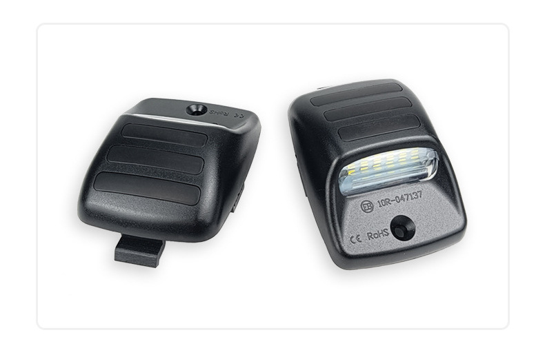 License plate lamp is suitable for TOYOTA Toyota Tacoma Tacoma Tantu Tundra red and white license plate lamp assembly