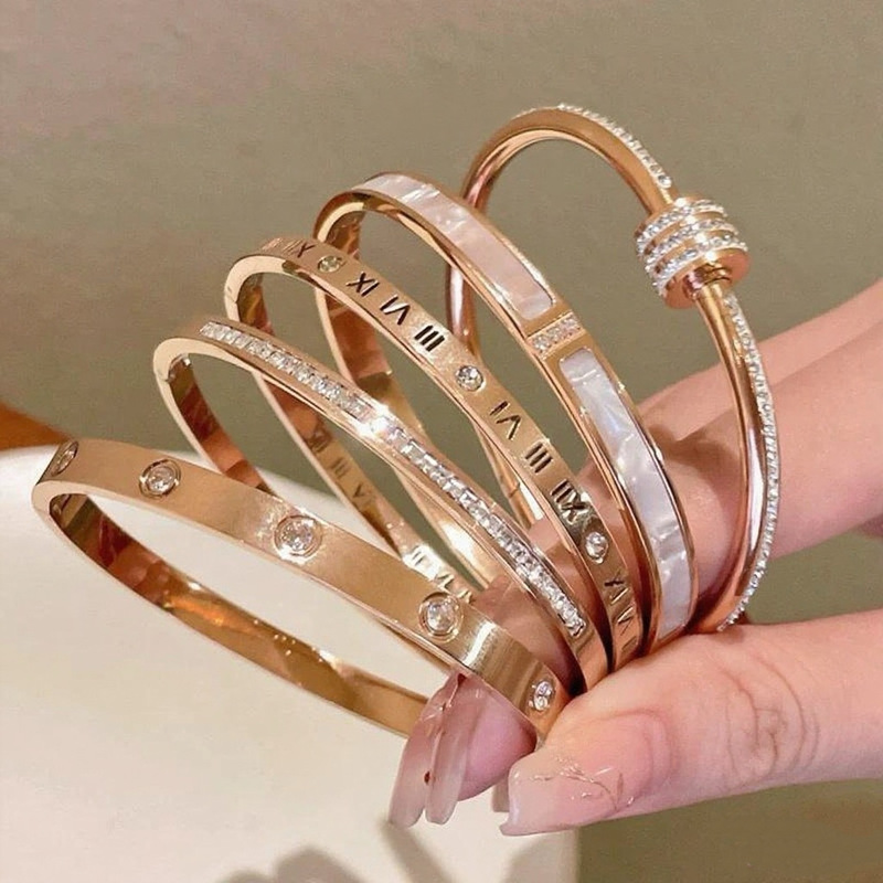 Rose Gold Baby's Breath Small Waist Titanium Steel Bracelet for Women, Light Luxury Niche High-End Non-Fading Bracelet Exquisite Hand Jewelry