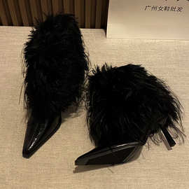 欧美风毛毛靴女尖头细跟时尚2026新款高跟靴加厚保暖辣妹毛毛短靴