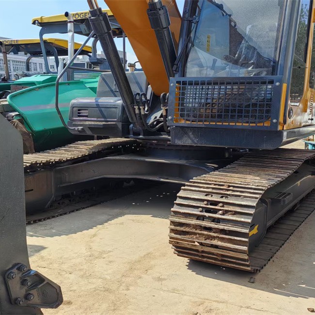 Excavadoras medianas Caterpillar CAT320 disponibles para países de Asia Central   Excavadoras medianas de 20 toneladas en stock image 3