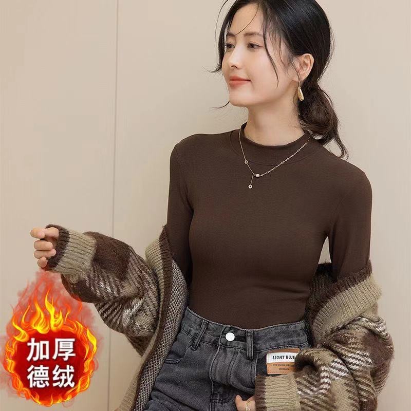 Rosado delgado de doble cara de terciopelo en una camiseta de base de terciopelo caliente y camiseta de cuello medio alto con camiseta de manga larga para mujeres