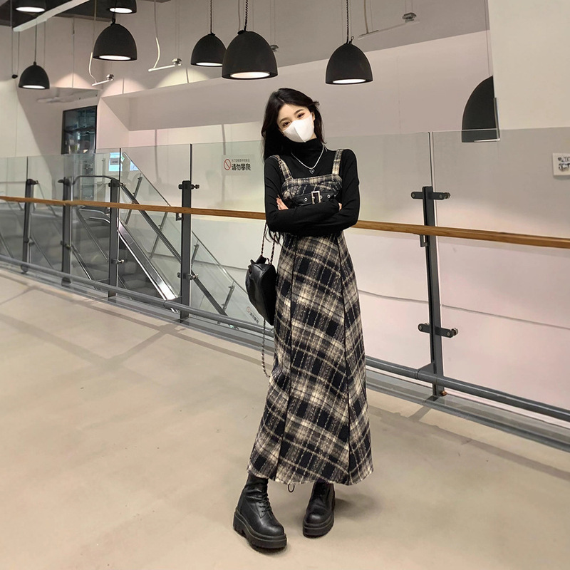 法式高级感格纹吊带连衣裙子女秋冬季2025新款小个子香风套装长裙|undefined