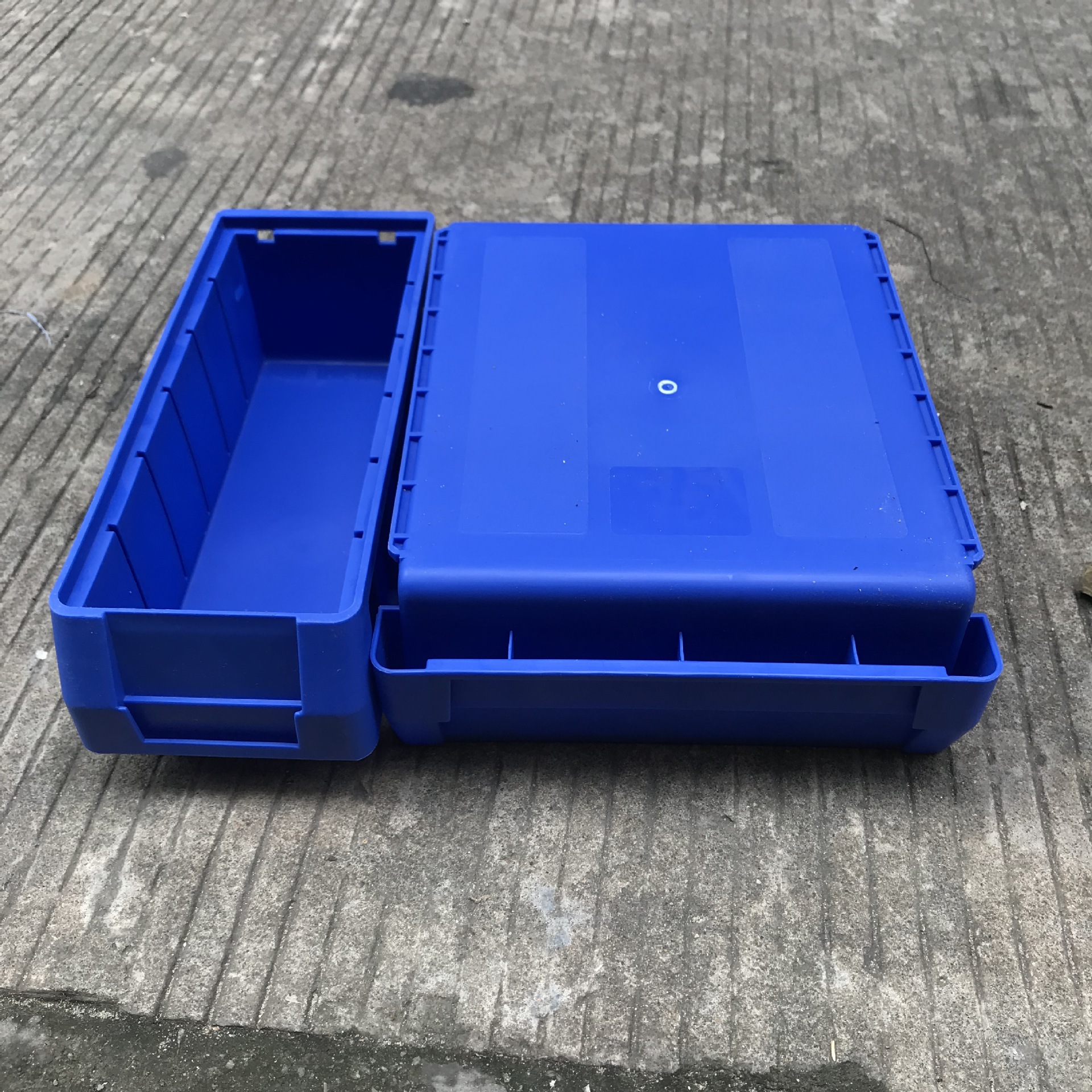 300*117*90/400*117*9/500*117*90/600*117*90斜口分格塑胶箱/盒