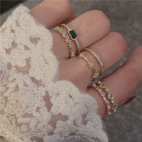 High-end light luxury emerald double-layer open ring for women, starry and exquisite full diamond ring ins fashion temperament