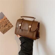 英伦复古简约2024休闲夏季洋气新款潮流旅行手提单肩斜跨小方包