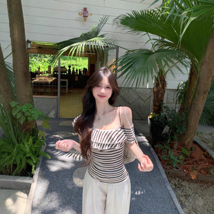 设计感斜肩短袖Seductive Off-Shoulder Slant Tee