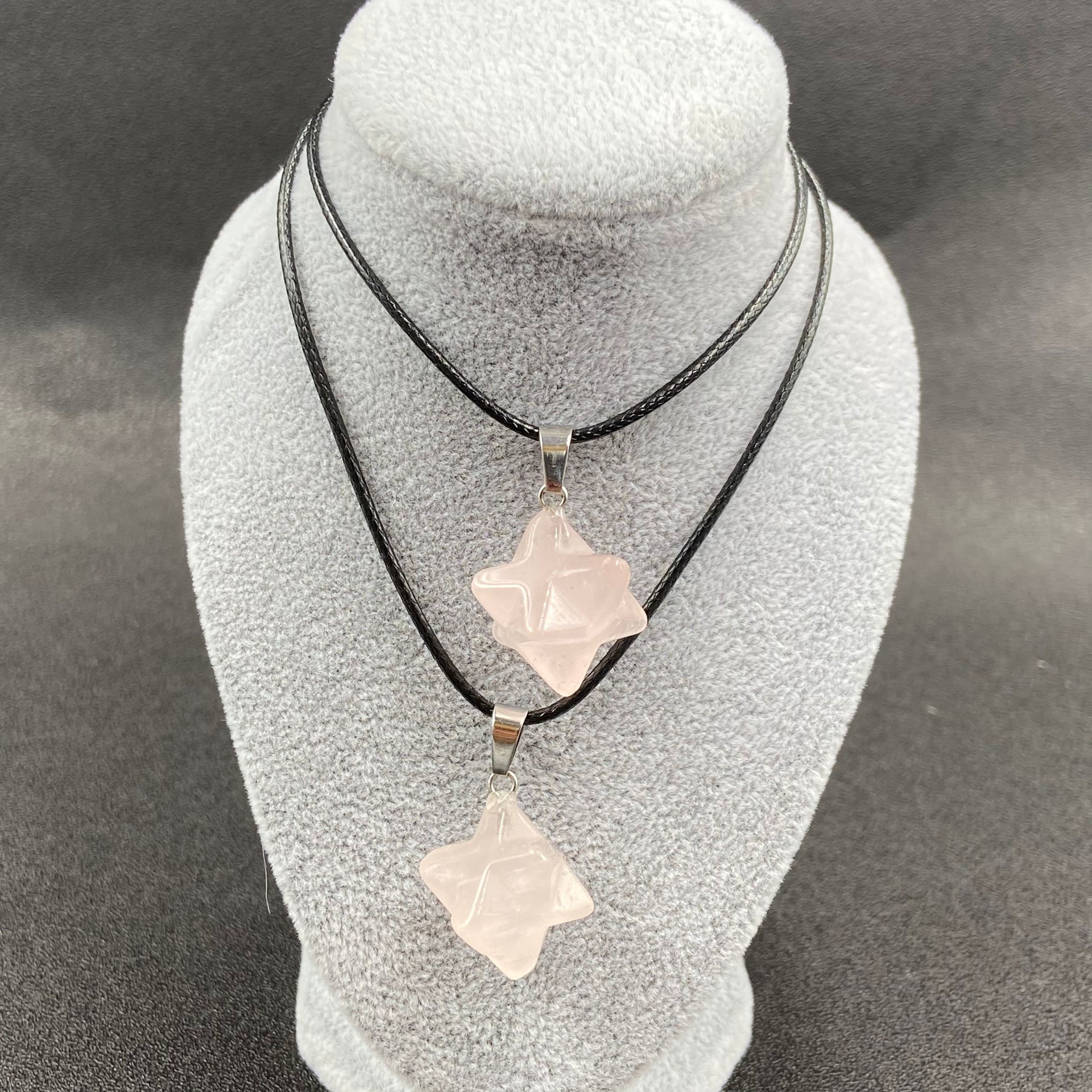 6g Weight Geometric Pattern Unisex Gender Fashion Pink Crystal Star Necklace Pendant 4