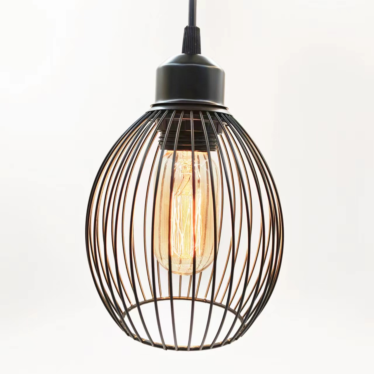 Moda y moda retro alambre de hierro forjado iluminación malla hueca estilo industrial hogar simple cubierta de lámpara de hierro forjado