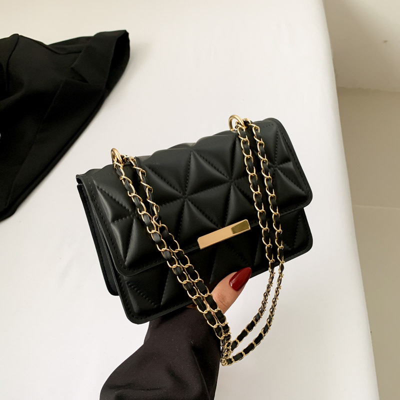 2023 nuevo estilo occidental pequeño bolso cuadrado estilo coreano bolso de las mujeres Bolsa de mensajero de hombro de cadena roja de moda popular de este año para mujeres