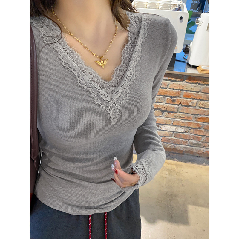 Lace-Trimmed V-Neck Base Shirt 2025 New Style Long-Sleeve Top with Fleece Lining, Low-Neck Inner Layer, Slim-Fit French Lace Blouse