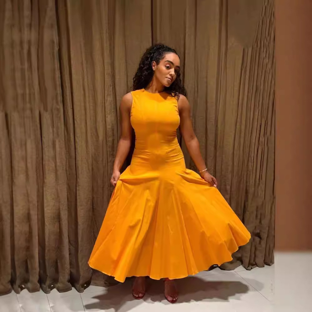 summer fashionable comfortable dress sleevless with a round collar