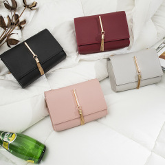 Women's Han Style Chain Small Square Bag, Wholesale for Export, 2023 Summer New Arrival Crossbody Single Shoulder Bag with Iron Tassel Phone Bag