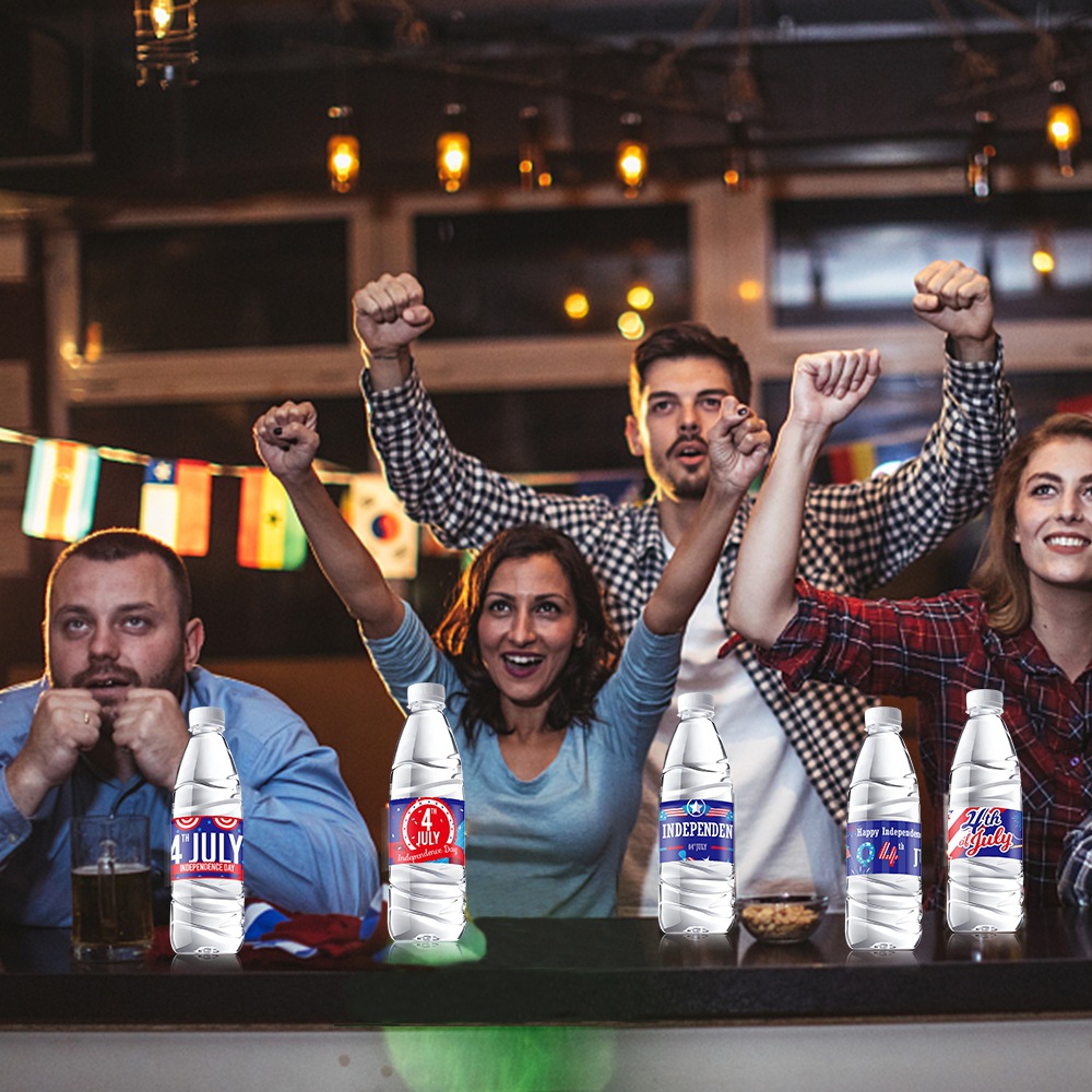 Nueva etiqueta engomada de botella de agua decorativa del Día de la Independencia de EE. UU.