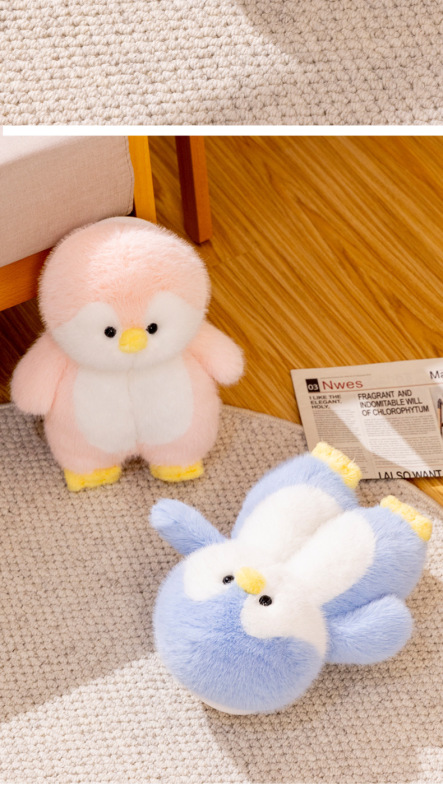 震え音猫彼の姉はペンギンの子のバッグとぬいぐるみのスリッパの現物卸売り女子の冬のぬいぐるみのスリッパと一緒にいる|undefined