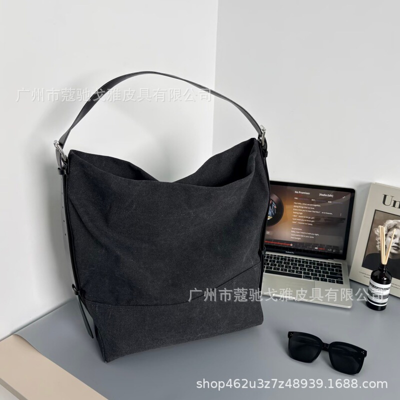 Cross-border 2026 new Lemai*re canvas hobo tote bag, large capacity, versatile for commuting, two-tone design Cross-border 2026 new Lemai*re canvas hobo tote bag, large capacity, versatile for commuting, two-tone design