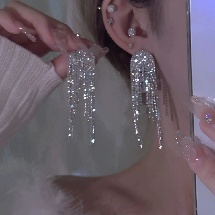 Blingbling Богатые тысячи золотых ветров, полные бриллиантов, кисточки, серьги, женские изысканные, высокие чувства, нишевые серьги, блестки, серьги