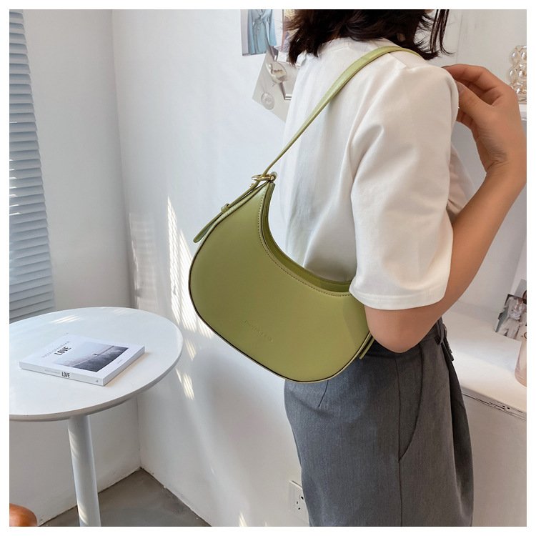 Simple Shoulder Bag Semicircle Bag Underarm Bag display picture 12