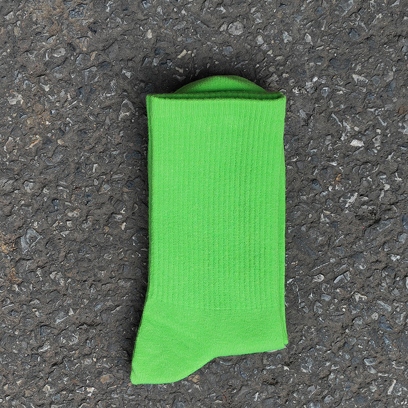 Calcetines de mujer para primavera y otoño, calcetines de algodón de color liso, versátiles y a la moda, calcetines holgados, calcetines de longitud media, calcetines deportivos que absorben el sudor, venta al por mayor.