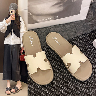 Flat Slippers Women's 2025 Summer New High-end Soft Bottom Retro Beach Beautiful Small Sandals