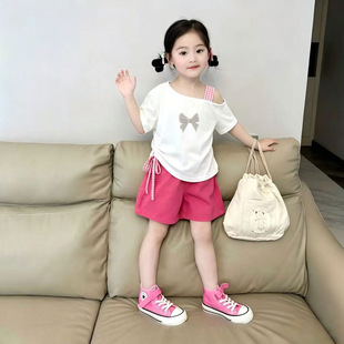 Ůͯ�ļ��������b��ͯ��ͨб��T��Ů�����r�ֺ����Y���e�\�ӷ�