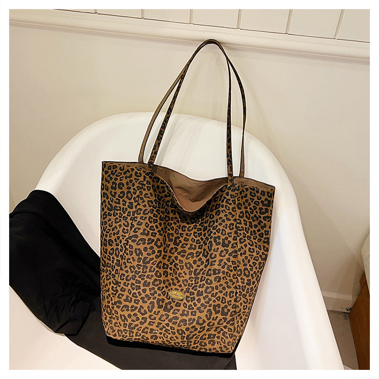Doppelseitige Canvas-Tragetasche mit Leopardenmuster, große Kapazität, Damen-Umhängetasche im College-Stil, lässige Handtasche im City-Stil, Pendler-Tasche – Detail 31
