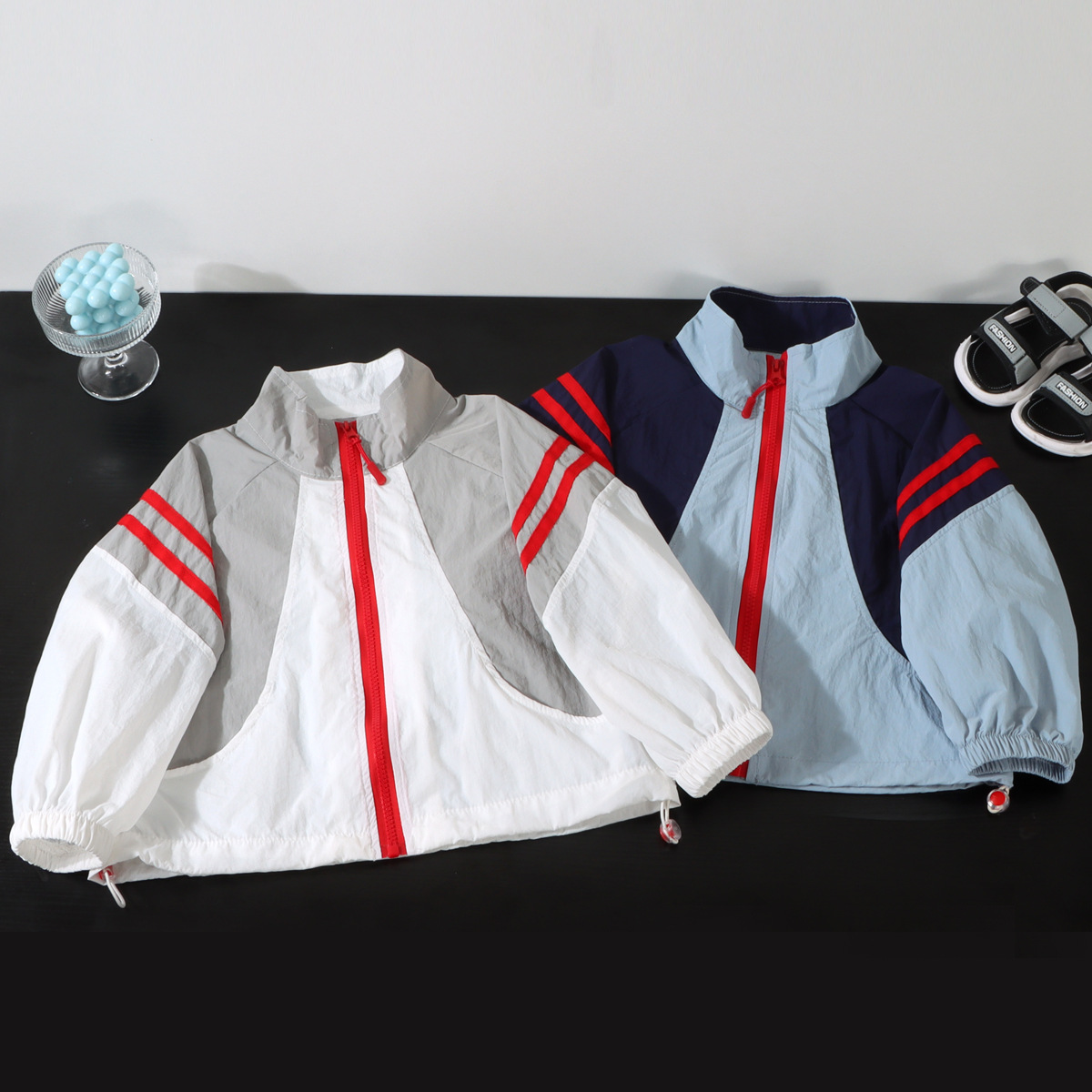 Ropa de asalto de niñas 2026 nuevo color de niños de tamaño medio y grande, chaqueta de verano delgada y transpirable