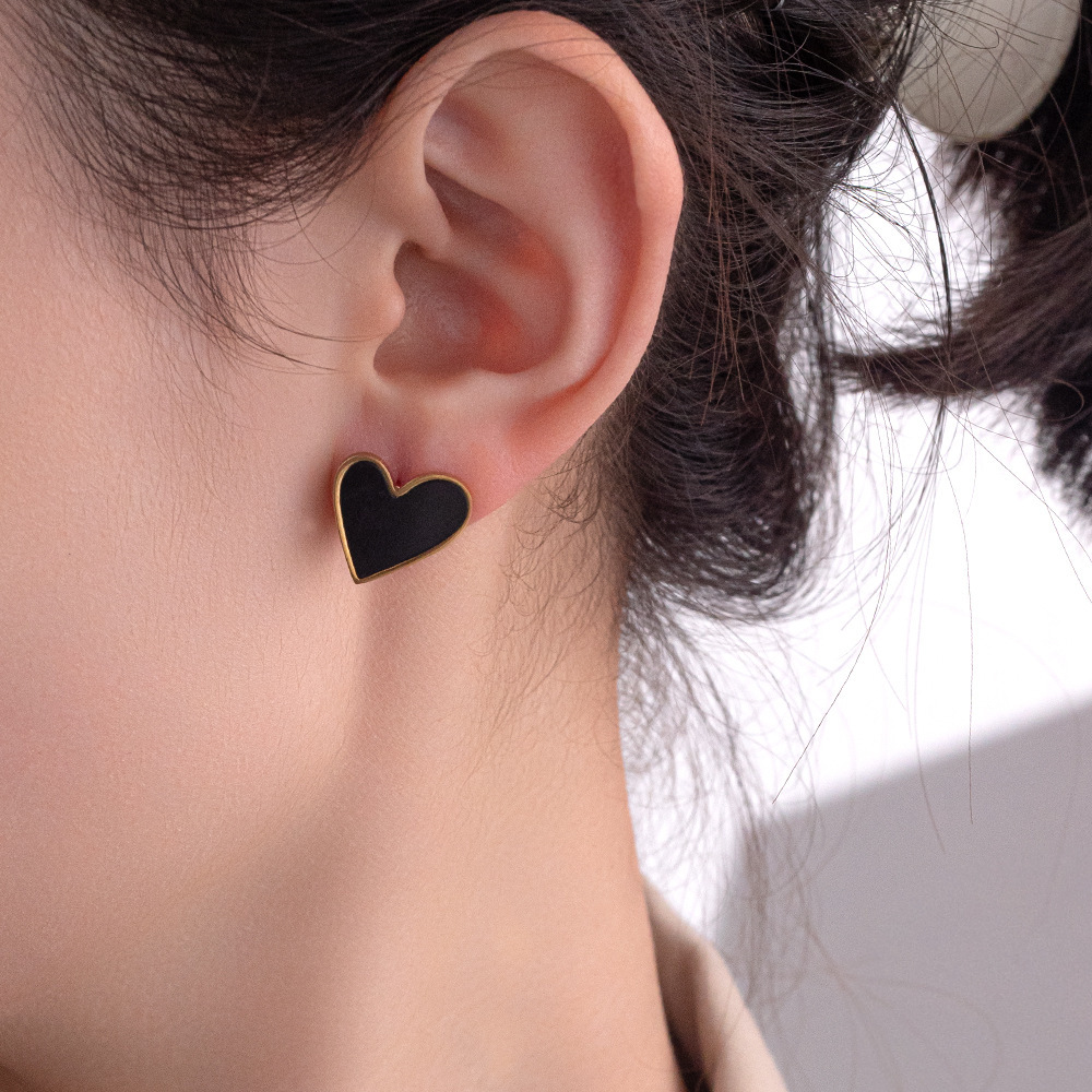 Fashion Heart Shape Titanium Steel Plating Ear Studs 1 Pair