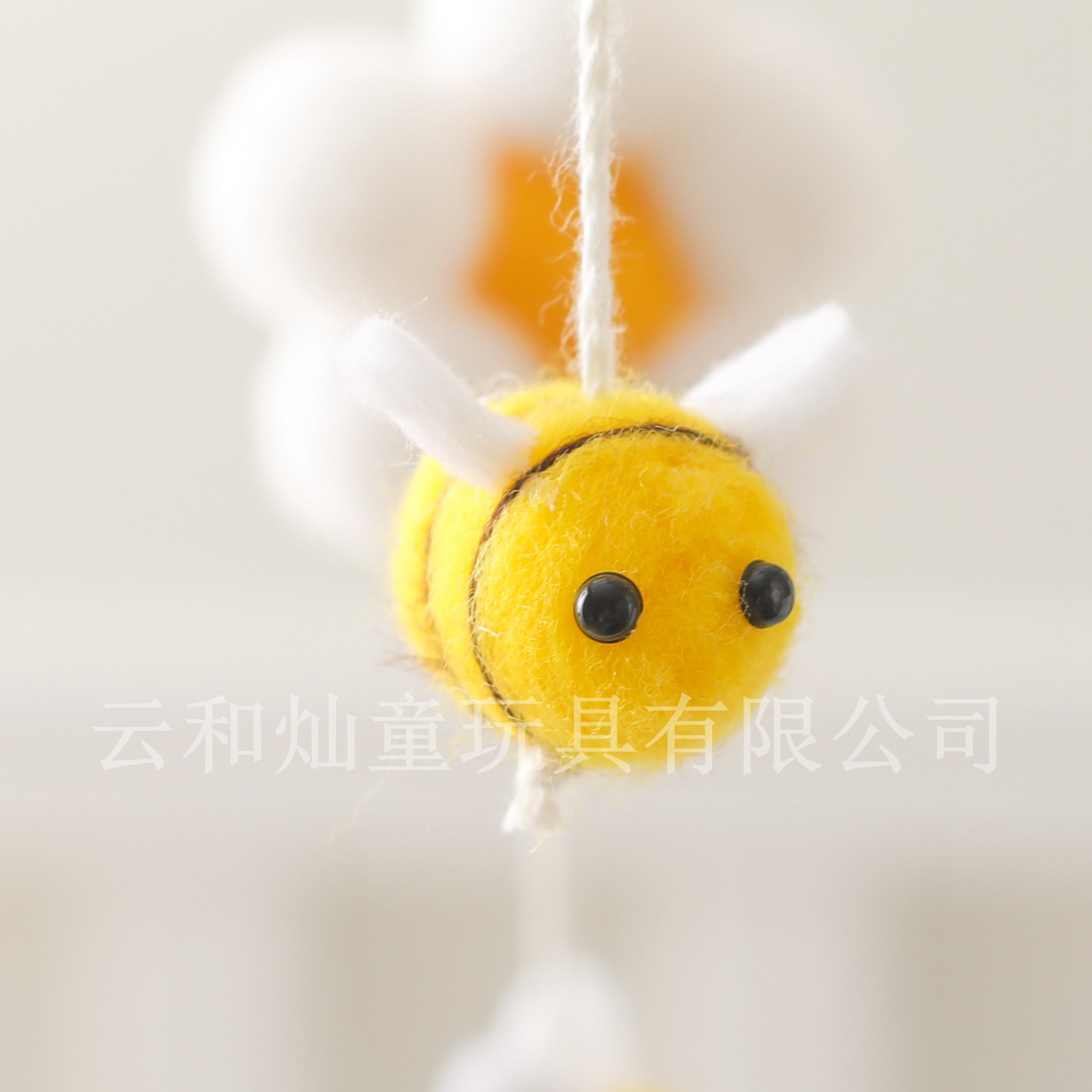 Campanas de cuna para niños calientes transfronterizas, flores de abeja, campanas de viento en la cabecera, adornos para bebés, dormir, dormir, ropa de cama, campanas de cama