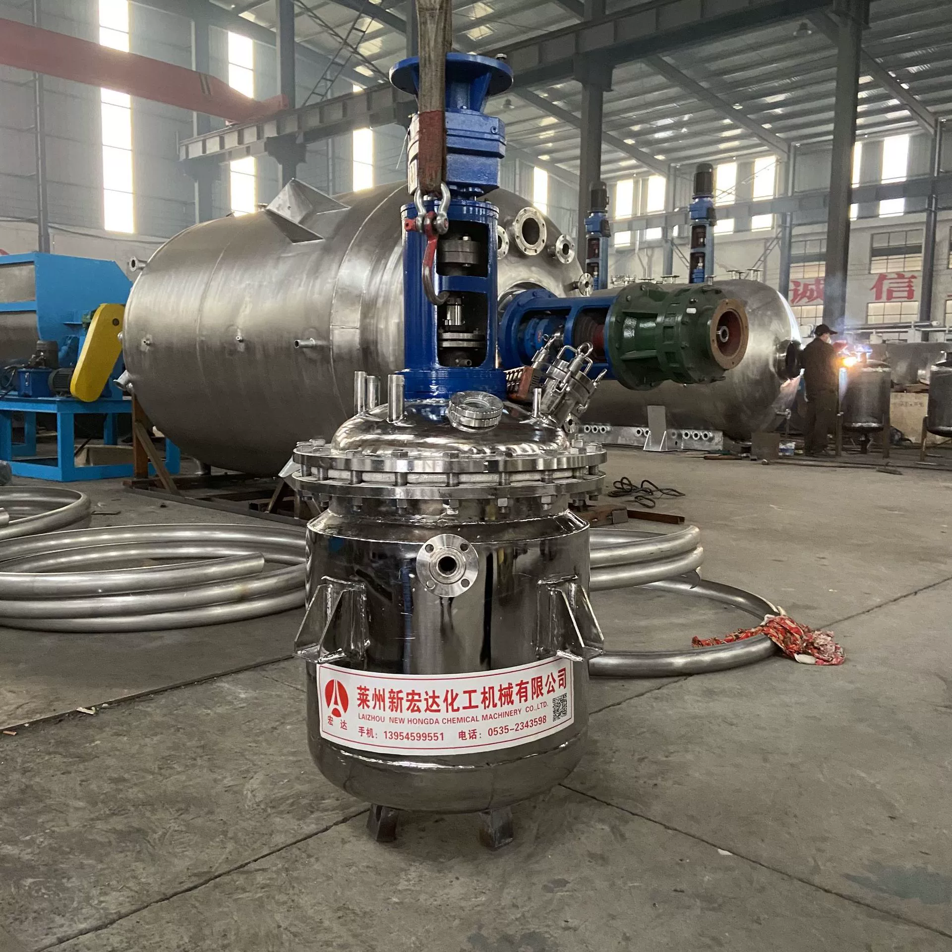 Завод-изготовитель предлагает различные спецификации реакторов с электроподогревом из нержавеющей стали с внешней оболочкой и змеевиком.