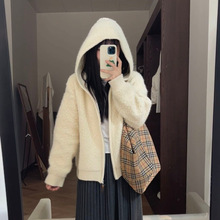 2025冬季高级感纯色连帽拉链针织开衫女慵懒风软糯糯保暖毛衣外套