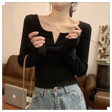 春秋新款保暖内衣带胸垫洋气修身内搭小衫上衣V领长袖白色打底衫