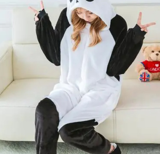 Pijamas transfronterizos al por mayor de fábrica Labubu pijamas femeninos de una sola pieza de dibujos animados pijamas de animales de franela Capibala