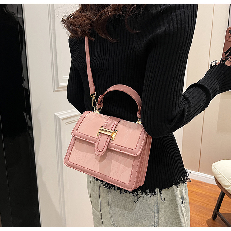 Tämän vuoden suositut laukut naisille 2024 uusi muoti huippuluokan kannettava olkalaukku suuri kapasiteetti crossbody pieni neliö laukku_voghion.com