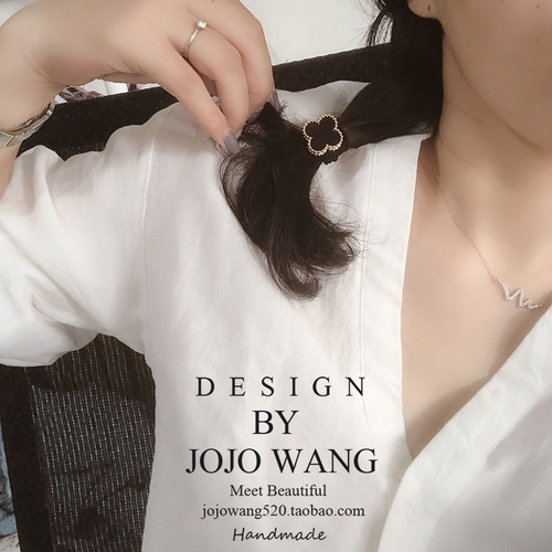 The clover that symbolizes luck ~ hair tie, hair accessory, rubber band, Korean hairband, flower, elegant, simple style and versatile