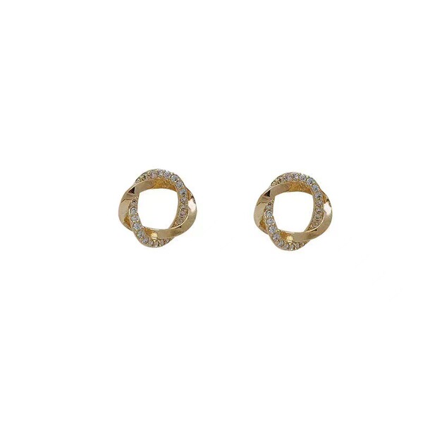 Retro small sophisticated elegant earrings