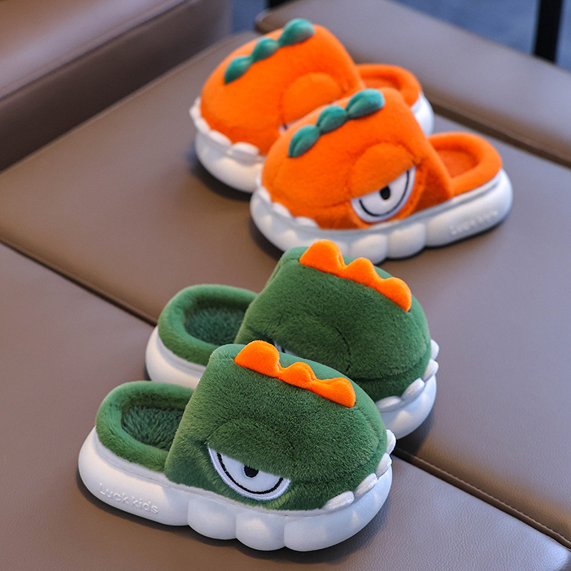 Zapatillas de algodón para niños de invierno dinosaurio caliente y pelusa para niños pequeños pequeños lindos zapatos caseros para bebés