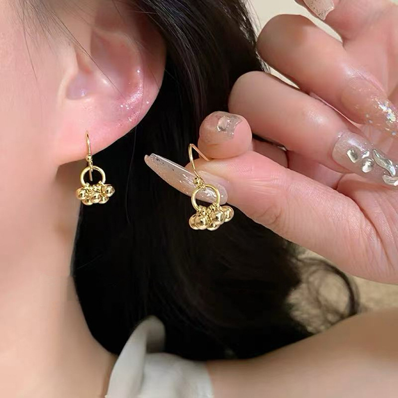 Pendientes de metal de alta gama, diseño minimalista y moderno, para mujer 2024, suministro al por mayor