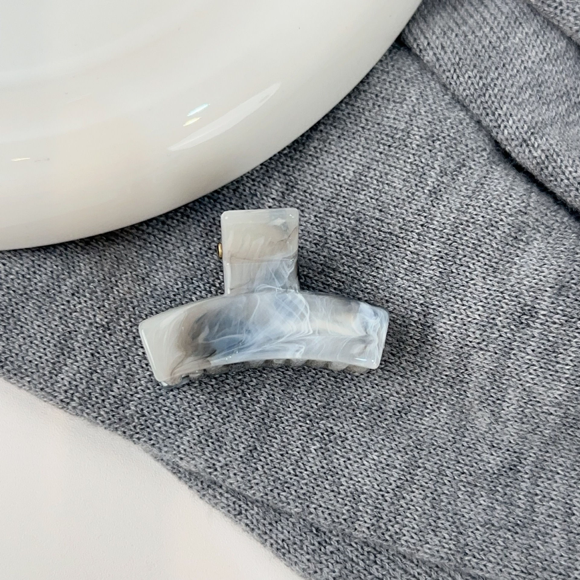 Nuovo fermaglio per capelli cinese nero grigio di piccole dimensioni, semplice, versatile, con frangia laterale, pratico accessorio per capelli_voghion.com