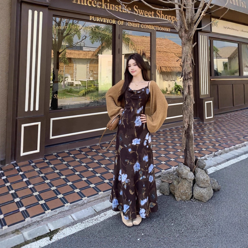 2026 New Large Size French Retro Oil Painting Style Swing-Neck Halter Dress with Lantern Sleeves and Loose Sweater Two-Piece Set 2026 New Large Size French Retro Oil Painting Style Swing-Neck Halter Dress with Lantern Sleeves and Loose Sweater Two-Piece Set