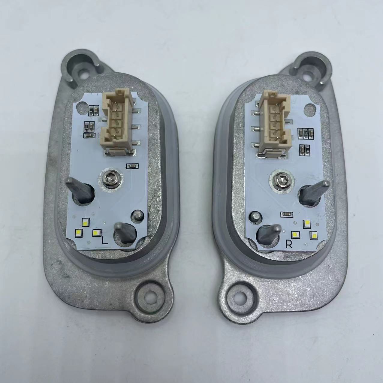 8V0998473 8V0998474 new for Audi A3 daytime driving light source drive module computer