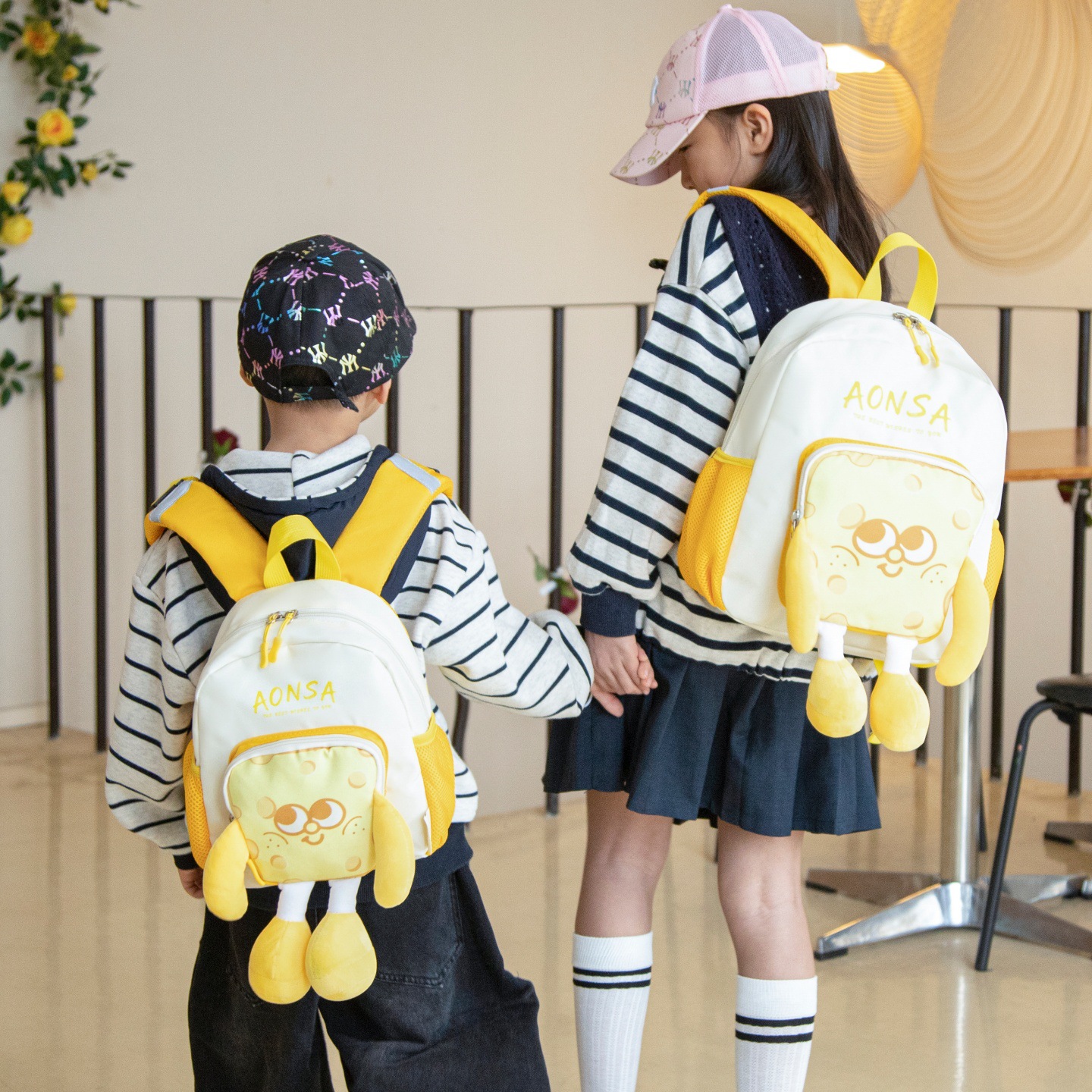 Jardín de infantes mochila de bebé caricatura encantadora queso patatas fritas mochila para niños y niñas nueva mochila infantil transfronteriza