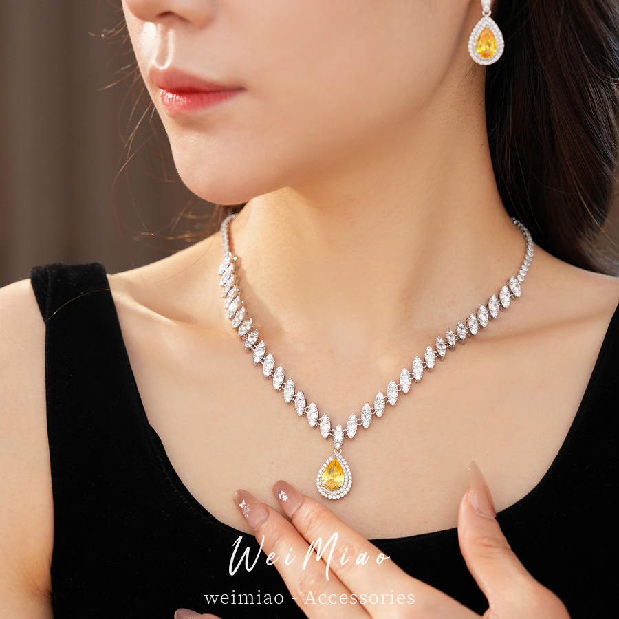 Corte de viento zircón collar de gota de agua ligero lujo nicho cadena de clavícula personalidad exquisita conjunto de joyería de alta calidad
