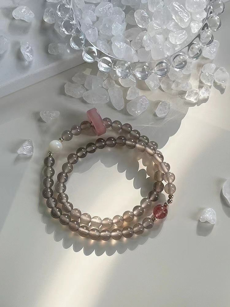 Grey agate crystal bracelet, a niche design for women, white butterfly shell bracelet, a high-end natural strawberry crystal double-ring bracelet for best friends, 281 undefined