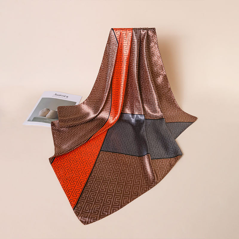 Foulard versatile in seta con motivo geometrico a blocchi di colore, grande scialle quadrato in finta seta, elastico per capelli alla moda per donna_voghion.com