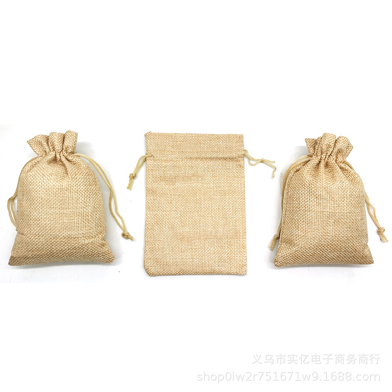 アマゾンは紐を引く麻の袋を供給しています。|undefined