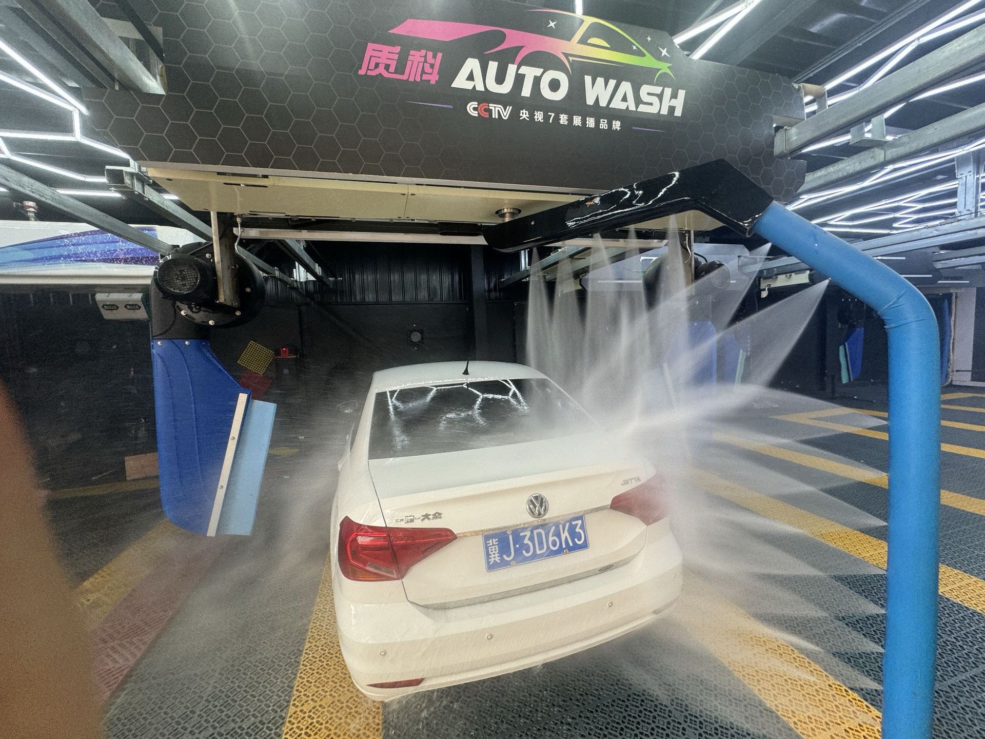 Manufacturers supply full-automatic car washing machine computer intelligent high-pressure foam non-contact commercial water wax air-dried and free of rubbing