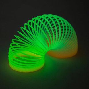 Luminous rainbow circle toy children's educational elastic performance pull ring balance colorful spring Yiwu stall wholesale
