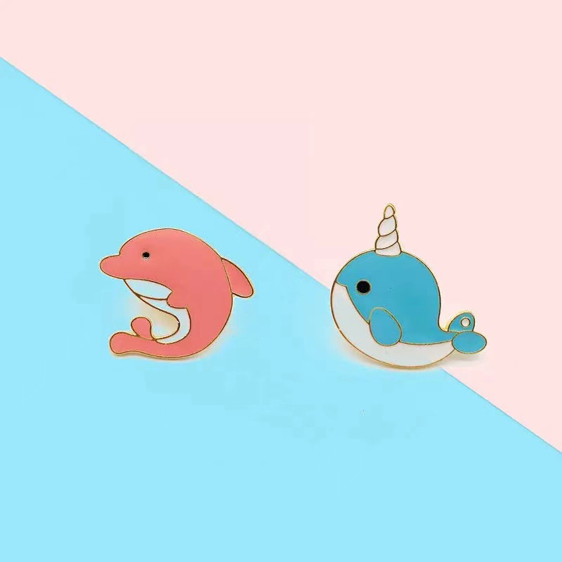 イルカクジラブローチ海洋動物バッジ漫画かわいいかばん服装飾アイデア学生カップル個性