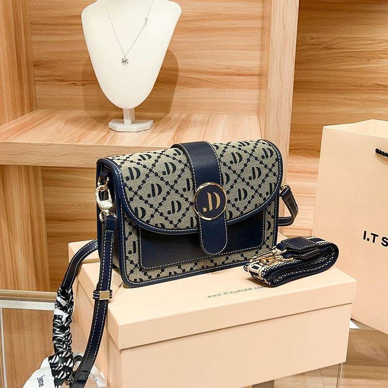 Hong Kong genuine leather minimalist square for women's fashion single shoulder crossbody 2024 new trend versatile small_voghion.com